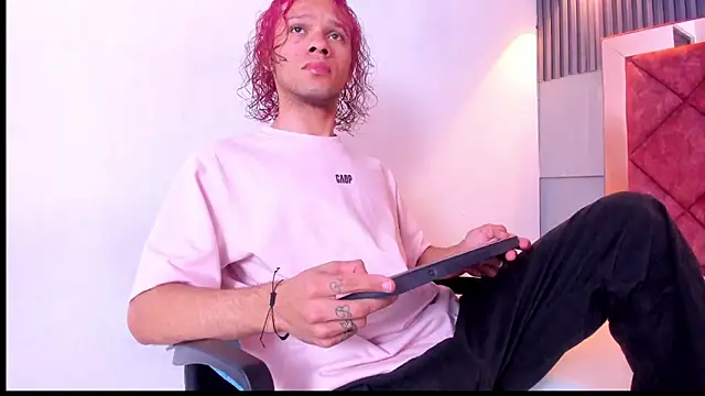 TAYSON SCOTT online show from 17, 12, 2025