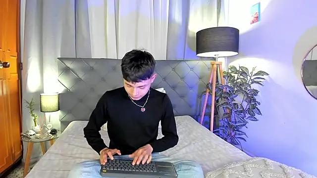 Andy Belier23 online show from 4, 4, 2026