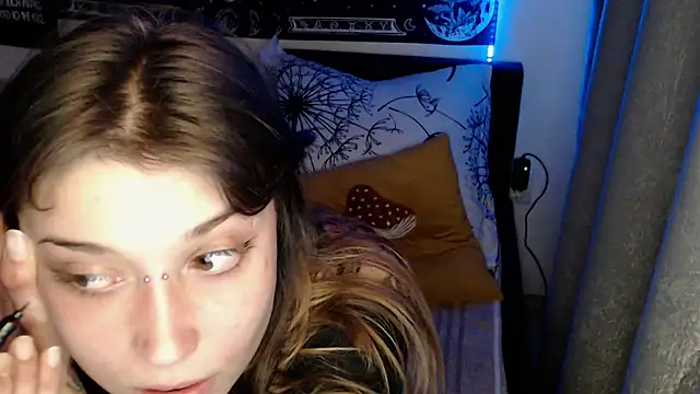 Snapshot of AlienforTwenty chatting on 12, 6, 2026 AlienforTwenty online show from 12, 6, 2026