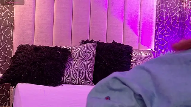 danielamilles online show from 17, 12, 2025