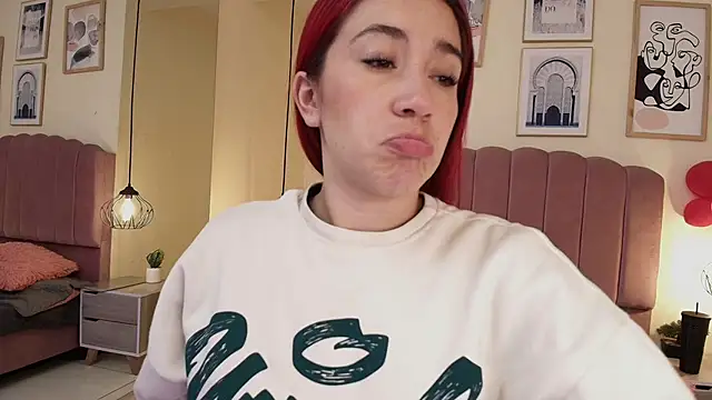 Celestee15  online show from 14, 4, 2026