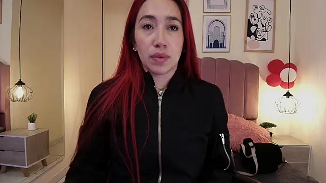 Celestee15  online show from 13, 4, 2026