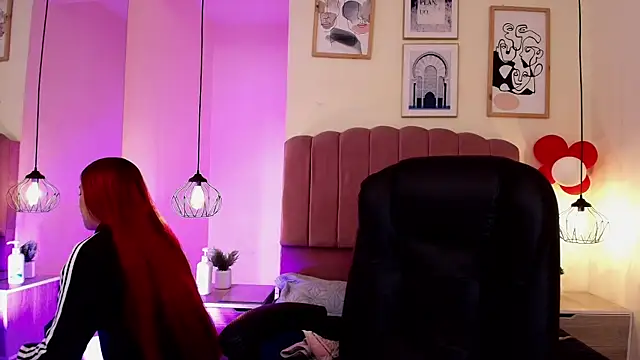 Celestee15  online show from 15, 4, 2026