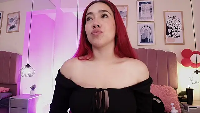 Celestee15  online show from 11, 4, 2026