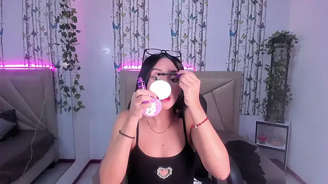 valeria dark  online show from 12, 6, 2026