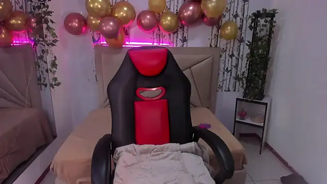 valeria dark  online show from 15, 4, 2026