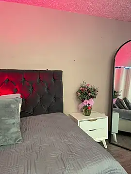evangelineroos online show from 7, 7, 2026