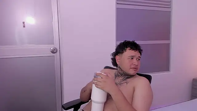 Beele and Evie online show from 5, 2, 2026