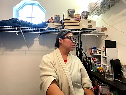 BettyWhispers online show from 21, 12, 2025