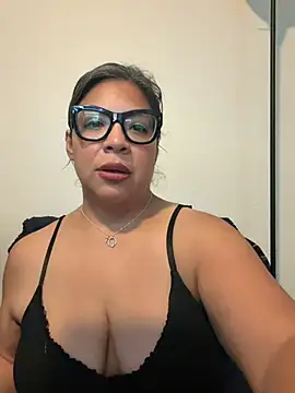 Snapshot of BettyWhispers chatting on 13, 5, 2026 BettyWhispers online show from 13, 5, 2026
