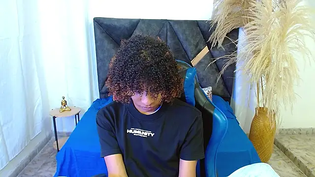 angelll18  online show from 14, 4, 2026