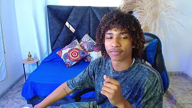 angelll18  online show from 28, 2, 2026