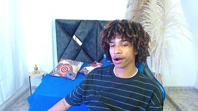 angelll18  online show from 10, 3, 2026