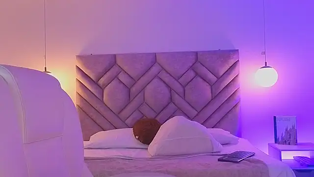 Milan Corleone online show from 5, 4, 2026