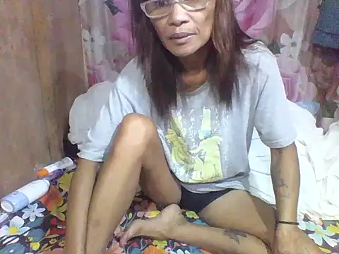 Snapshot of Petite_elise chatting on 14, 6, 2026 Petite elise online show from 14, 6, 2026