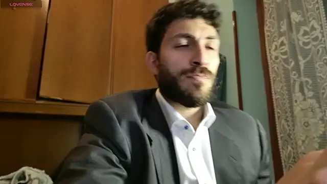Snapshot of mark_ariete chatting on 8, 5, 2026 mark ariete online show from 8, 5, 2026