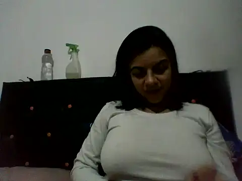 Snapshot of luluclark69 chatting on 27, 5, 2026 luluclark69 online show from 27, 5, 2026