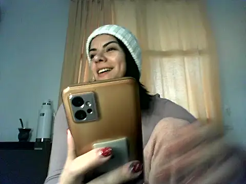Snapshot of luluclark69 chatting on 2, 6, 2026 luluclark69 online show from 2, 6, 2026