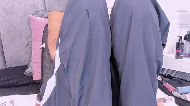 Scarlett Sk online show from 10, 4, 2026