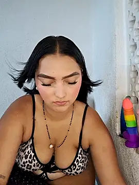 Mia em online show from 10, 3, 2026