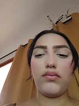 Mia em online show from 6, 6, 2026