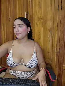 Mia em online show from 11, 6, 2026