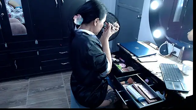 Naomy Mature online show from 11, 2, 2026