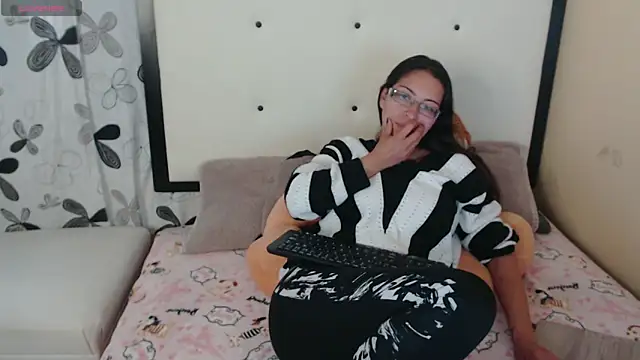 Snapshot of 1sasha_grey__1 chatting on 19, 6, 2026 1sasha grey 1 online show from 19, 6, 2026
