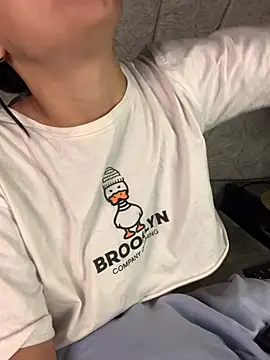 Val12777 online show from 8, 4, 2026