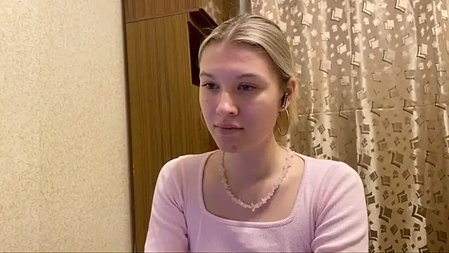 SkyeDavis online show from 16, 12, 2025