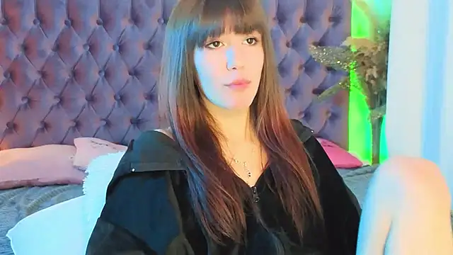 MilanaHotts online show from 5, 6, 2026