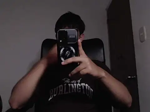 T-PHotxCouple online show from 12, 4, 2026