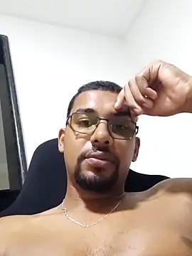 Reis001122 online show from 28, 4, 2026