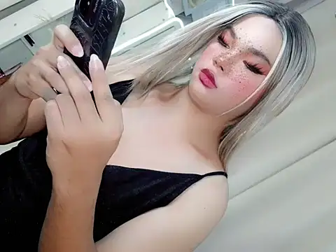 Snapshot of Shaneloveme chatting on 17, 6, 2026 Shaneloveme online show from 17, 6, 2026