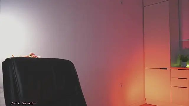 Leyla crsh online show from 18, 4, 2026