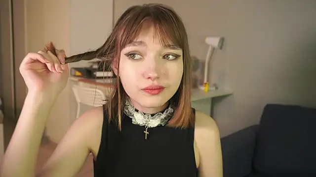 Leyla crsh online show from 5, 6, 2026