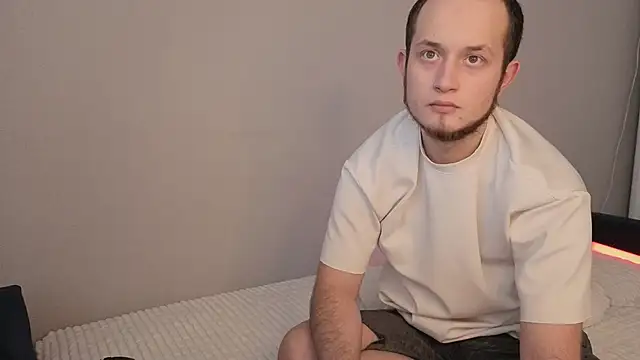 Pearl couple online show from 10, 3, 2026