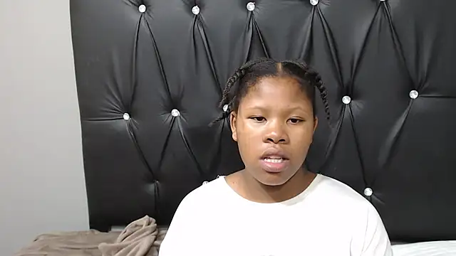 TemptingCloeXx online show from 17, 4, 2026