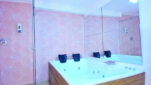  TaylorBlack online show from 8, 3, 2026