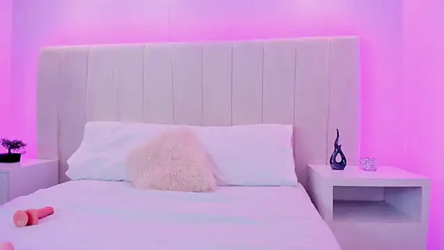 Miah Scarlet online show from 6, 1, 2026