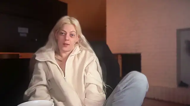 Snapshot of Melina_Diamond chatting on 13, 1, 2026 Melina Diamond online show from 13, 1, 2026