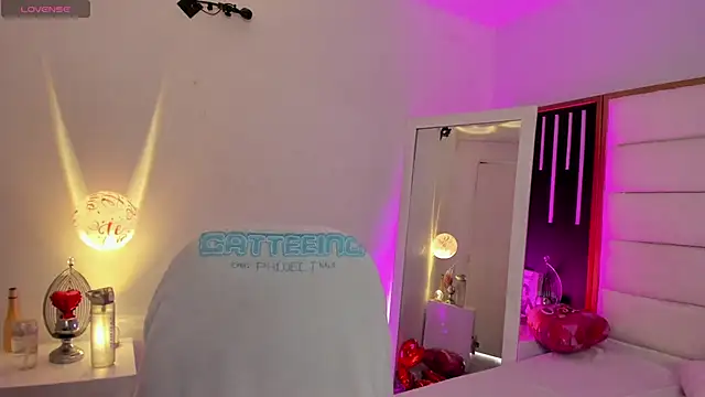 JuliMonroe19 online show from 12, 2, 2026