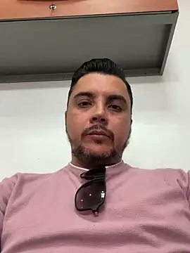 Diegohernan17 online show from 12, 3, 2026