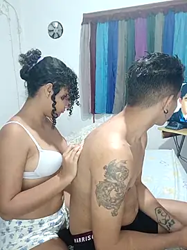 LolaAndBugs  online show from 5, 2, 2026