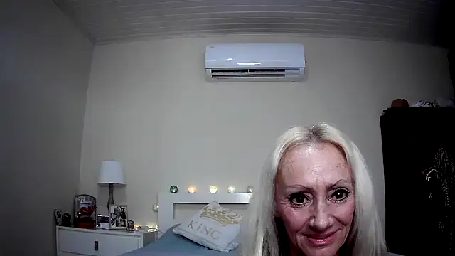 Snapshot of siennadiamond chatting on 28, 5, 2026 siennadiamond online show from 28, 5, 2026