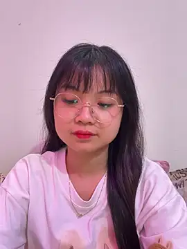 Snapshot of ___KARA___ chatting on 5, 7, 2026 KARA online show from 5, 7, 2026