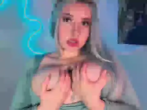 Lyra Monrroy online show from 11, 1, 2026