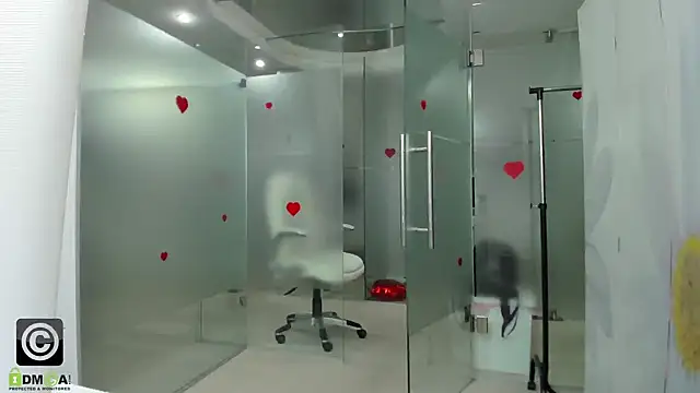 missdominna online show from 22, 4, 2026