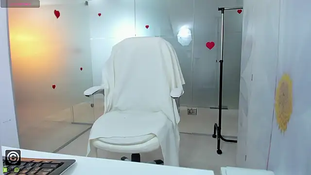 missdominna online show from 2, 2, 2026