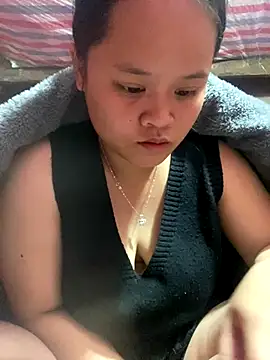 Snapshot of Thanhhuyen001 chatting on 18, 12, 2025 Thanhhuyen001 online show from 18, 12, 2025
